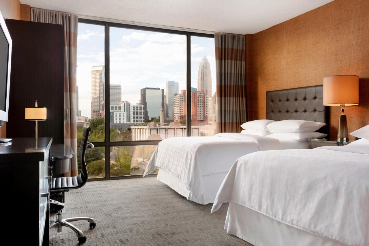 Sheraton Charlotte Hotel Экстерьер фото
