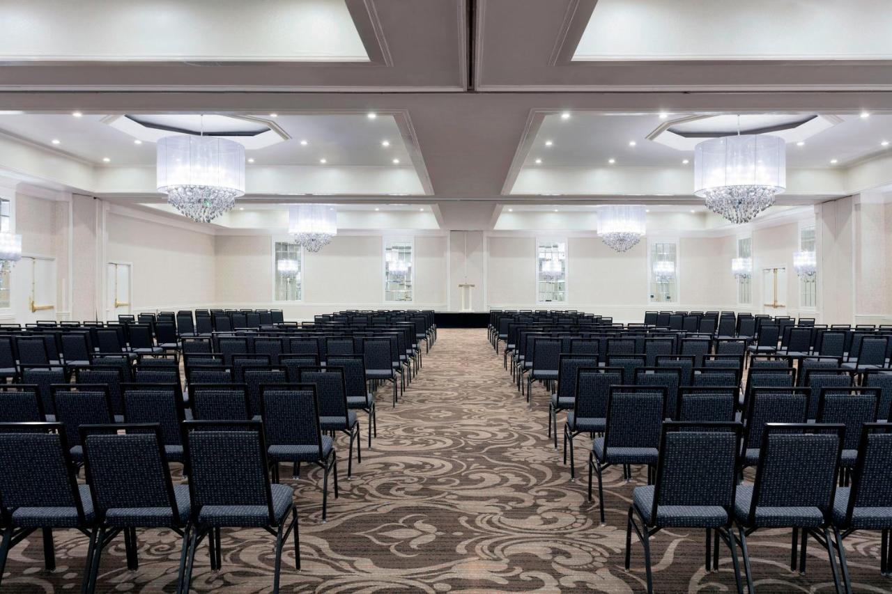 Sheraton Charlotte Hotel Экстерьер фото
