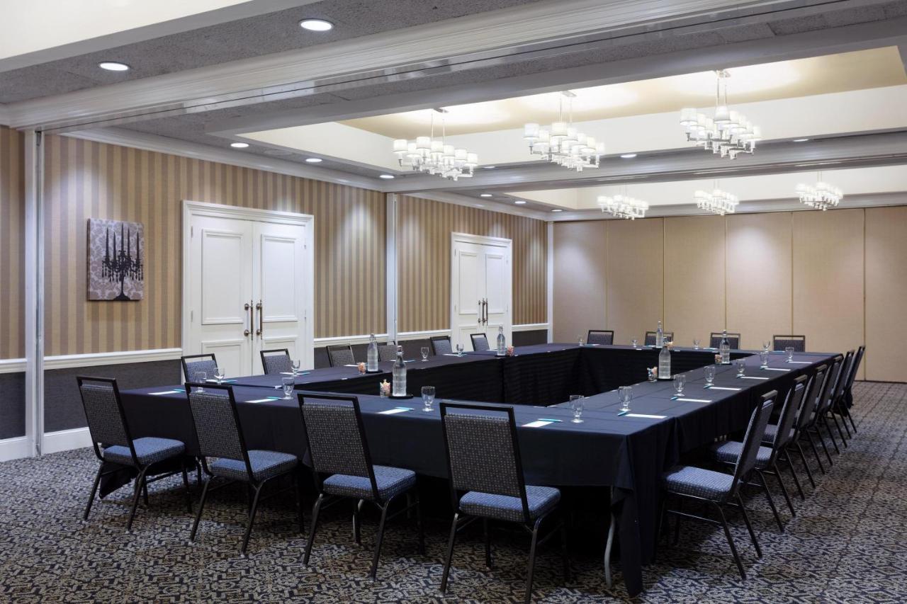 Sheraton Charlotte Hotel Экстерьер фото