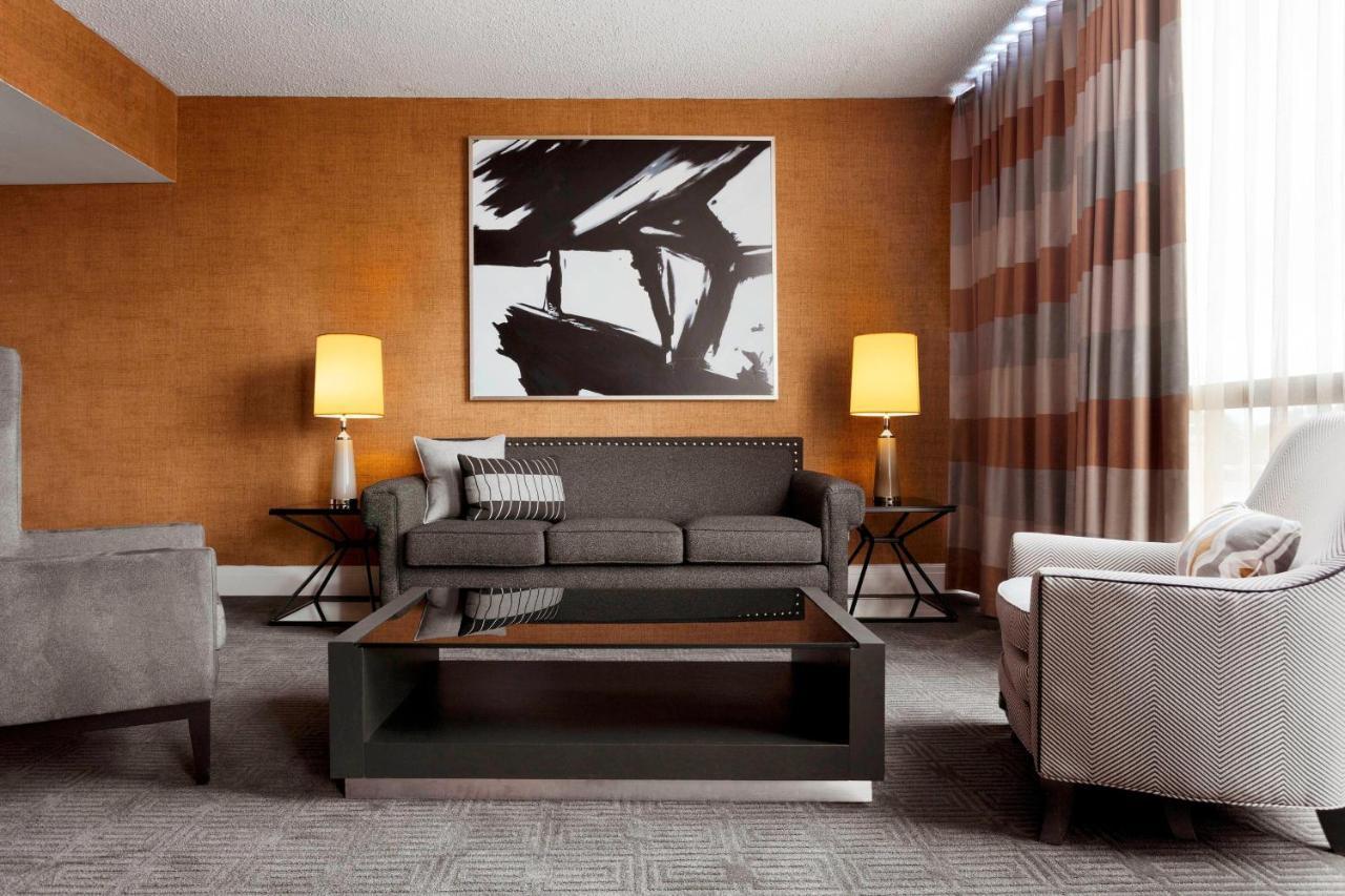 Sheraton Charlotte Hotel Экстерьер фото