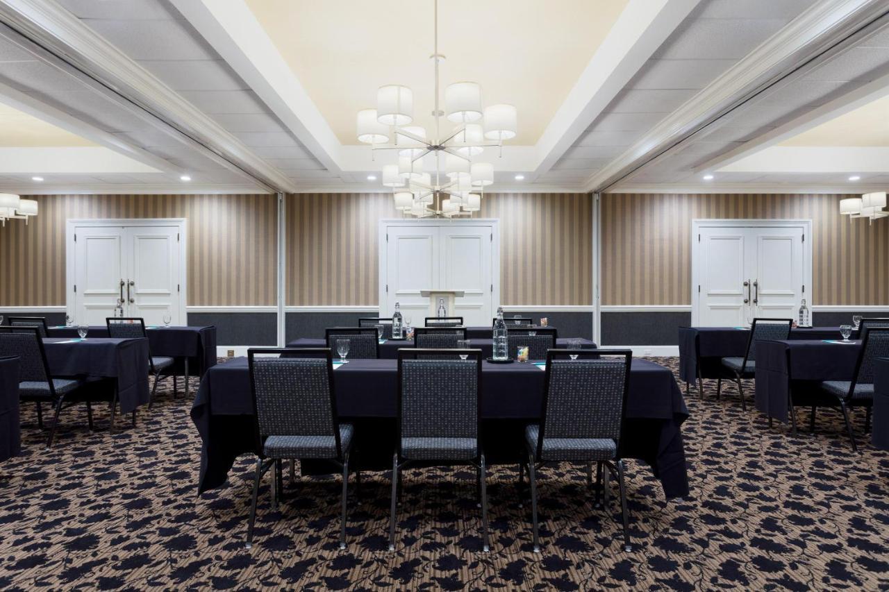 Sheraton Charlotte Hotel Экстерьер фото