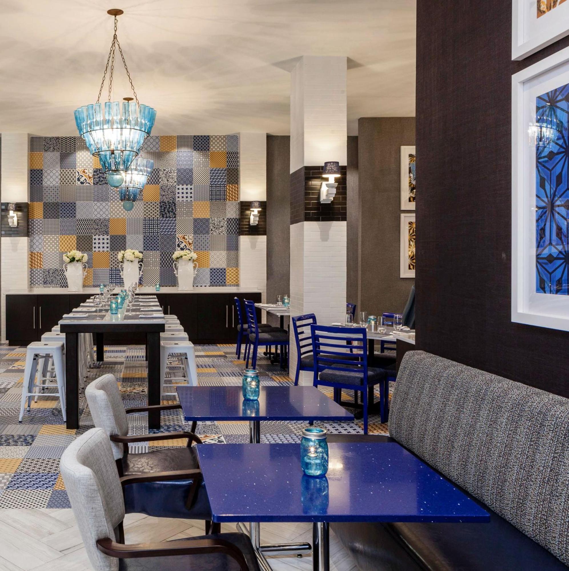 Sheraton Charlotte Hotel Экстерьер фото
