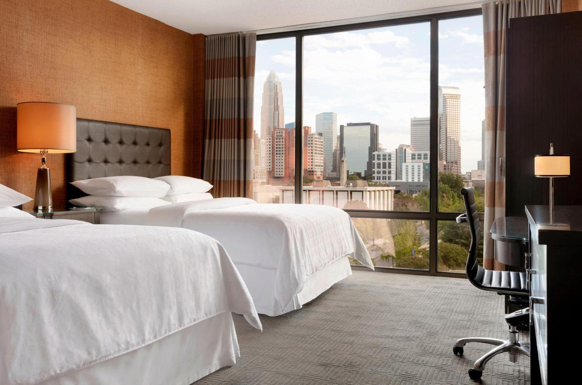 Sheraton Charlotte Hotel Экстерьер фото